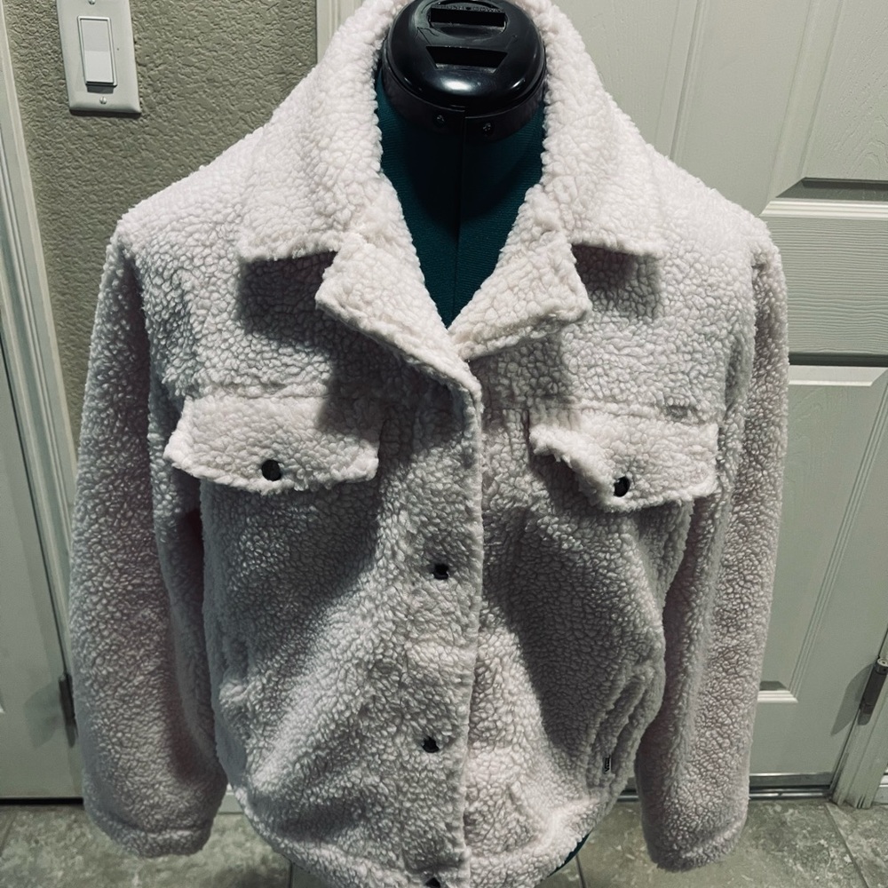 Womens vans small boxy sherpa jacket NWT